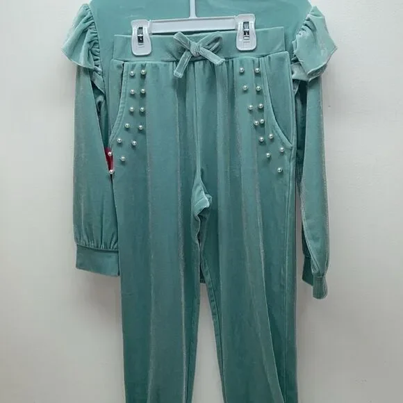 🔥 Btween velvet green 2 pc set sweater & pants sz 8 New - Picture 5 of 6